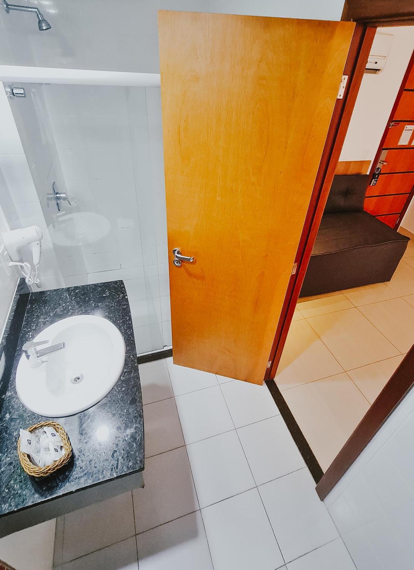 Alameda Vitoria Hotel Kültér fotó