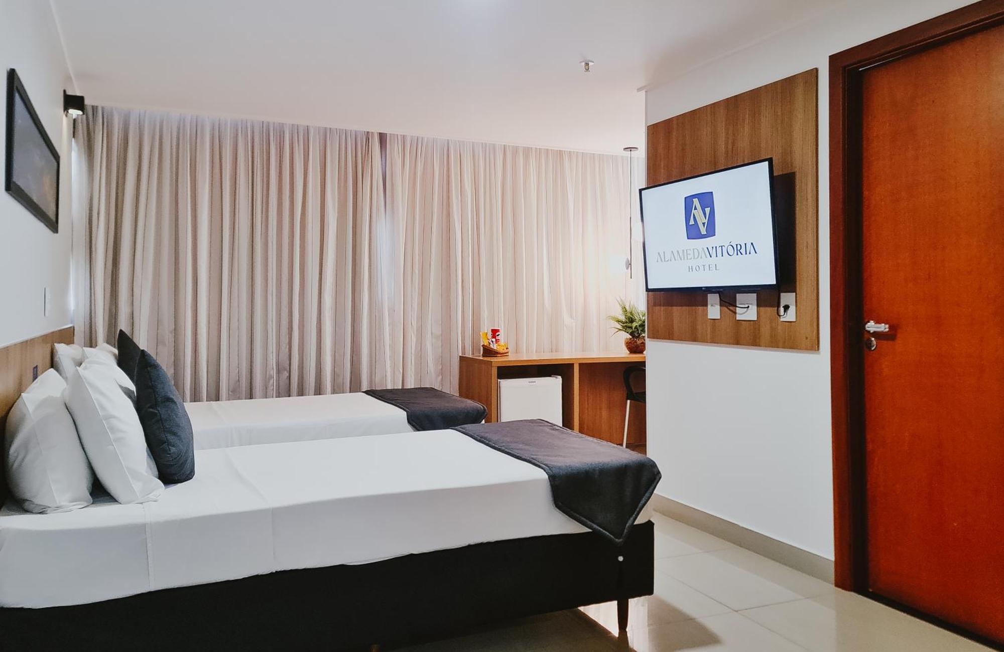 Alameda Vitoria Hotel Kültér fotó